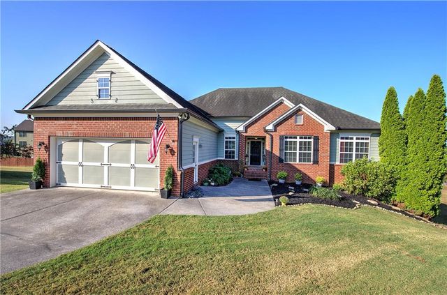 12 Prestwick NW Loop, Cartersville, GA 30120