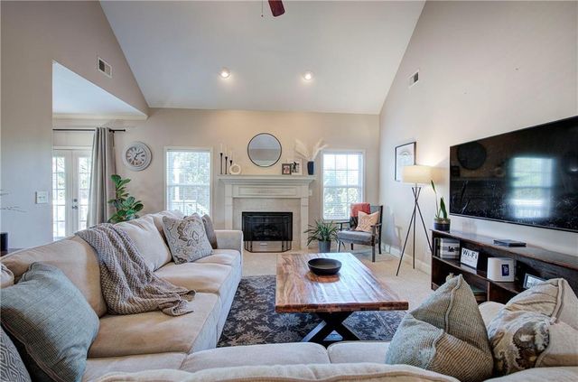 12 Prestwick NW Loop, Cartersville, GA 30120