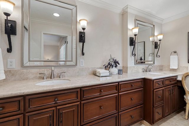 1213 Lexington Dr, Modesto, CA 95350