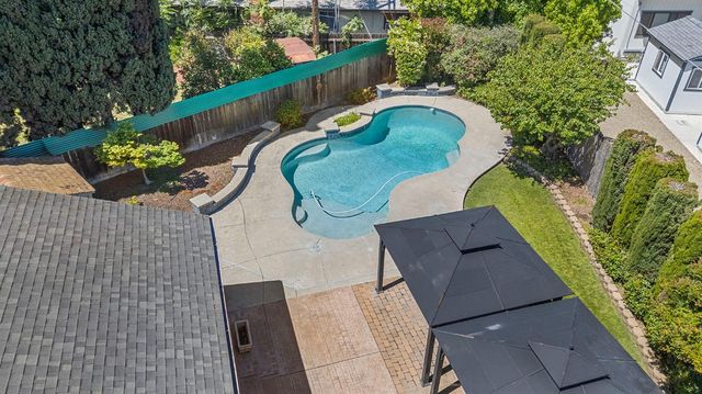 1213 Lexington Dr, Modesto, CA 95350