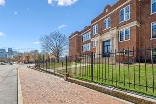 601 Madison St Apt 102, Nashville, TN 37208