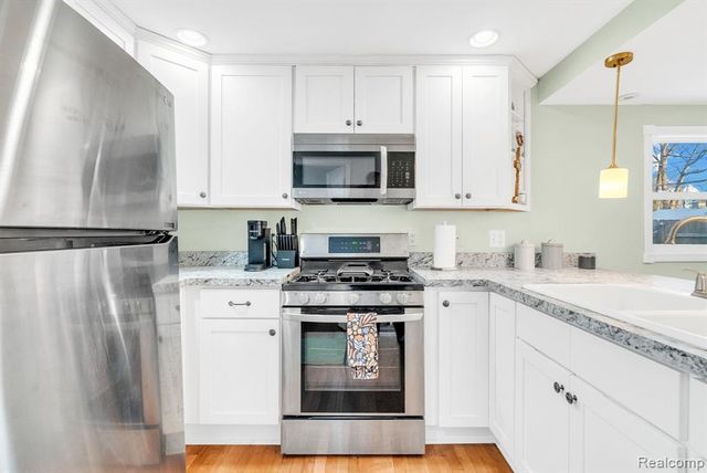 2149 Glenwood Court, Brooklyn, MI 49230