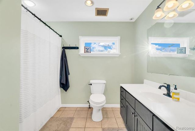 2149 Glenwood Court, Brooklyn, MI 49230