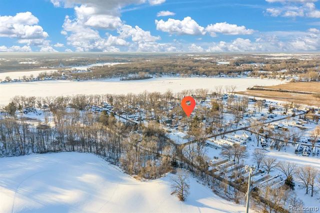 2149 Glenwood Court, Brooklyn, MI 49230