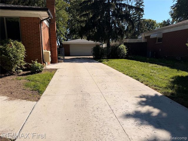 25800 Pine View Avenue, Warren, MI 48091