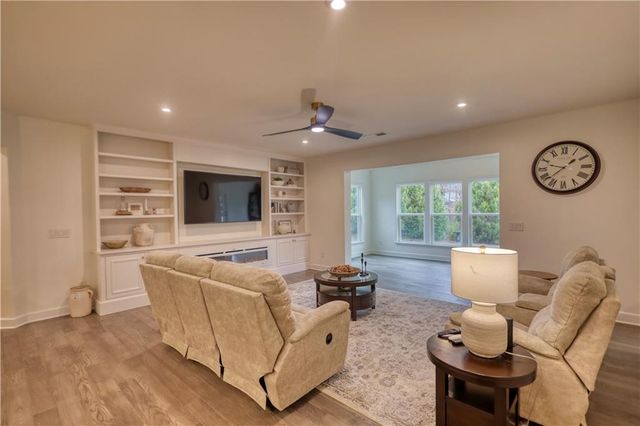 1011 Slip Path, Greensboro, GA 30642