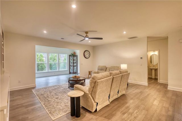 1011 Slip Path, Greensboro, GA 30642
