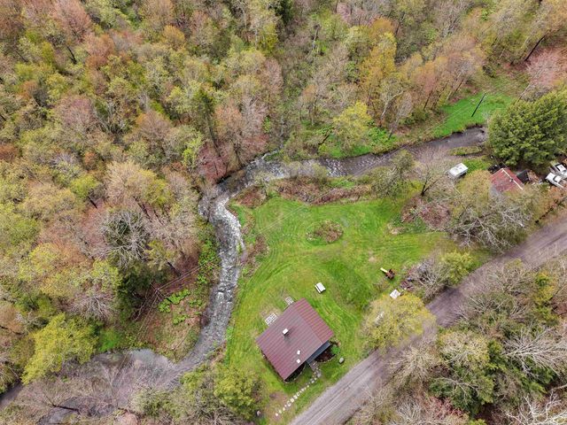 209 County Farm Road, Cambridge, VT 05444