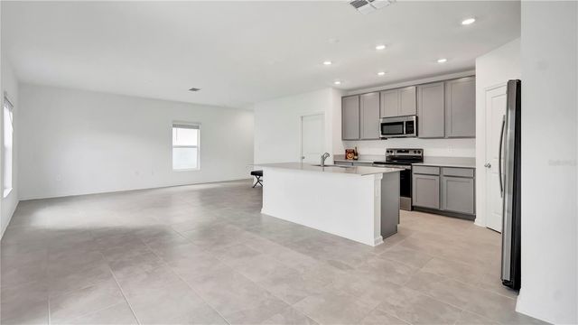 1713 WHITE WATER COURT, Davenport, FL 33837