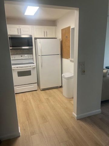 90 Mansfield, Boca Raton, FL 33434