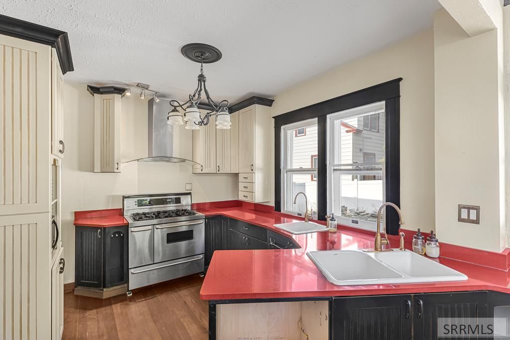 Image 6 of property listing at 355 6th Street, Idaho Falls, ID 83401