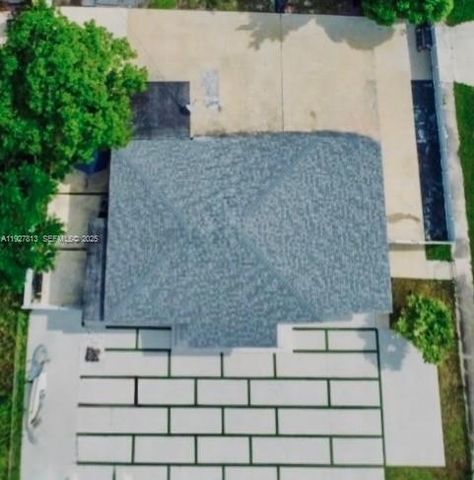 100 NE 171st Ter, Miami, FL 33162