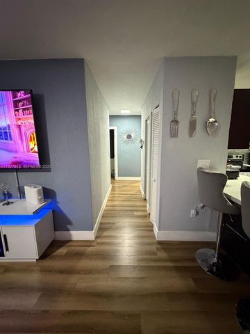 100 NE 171st Ter, Miami, FL 33162