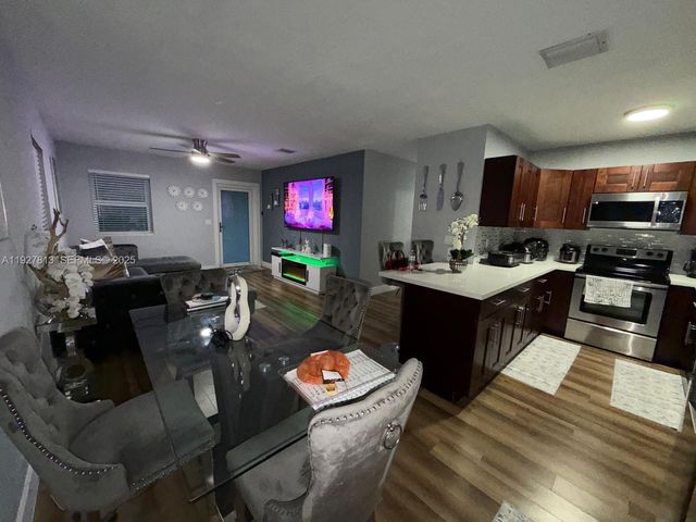 100 NE 171st Ter, Miami, FL 33162