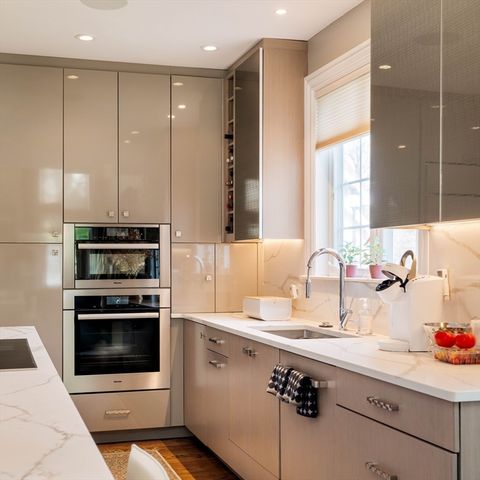 287 Langley Rd 6, Newton, MA 02459