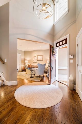 287 Langley Rd 6, Newton, MA 02459