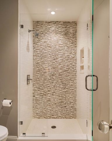 287 Langley Rd 6, Newton, MA 02459