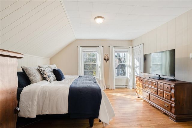 20 Lafayette St, North Attleboro, MA 02760