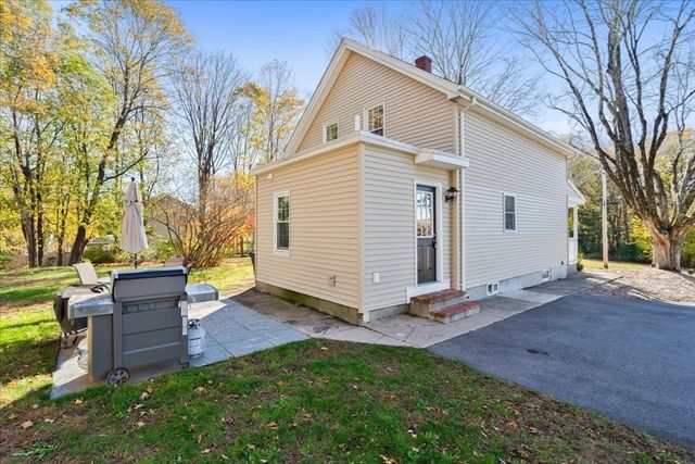 20 Lafayette St, North Attleboro, MA 02760