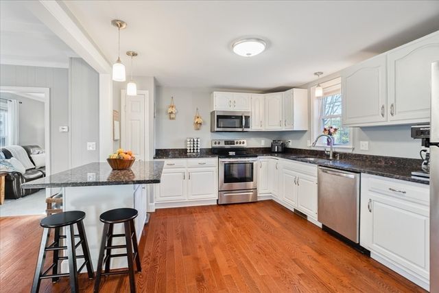 20 Lafayette St, North Attleboro, MA 02760