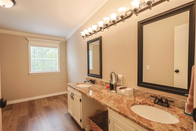 8 Fox Den Trail, Mount Ida, AR 71957