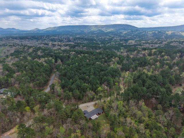 8 Fox Den Trail, Mount Ida, AR 71957