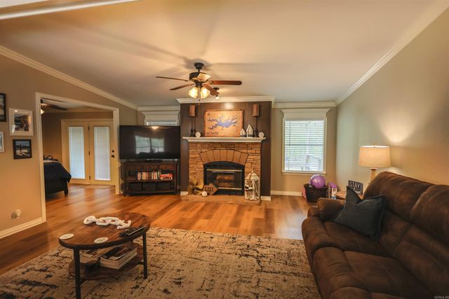 8 Fox Den Trail, Mount Ida, AR 71957