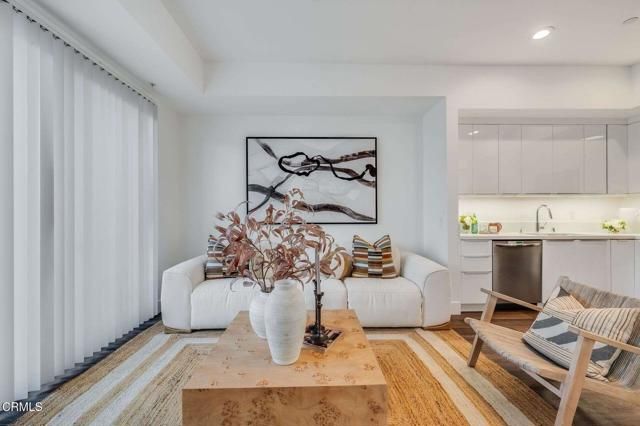 239 S Marengo Avenue 102, Pasadena, CA 91101