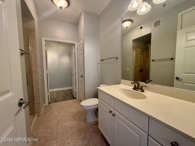 8539 GATE PARKWAY Parkway W 9333, Jacksonville, FL 32216