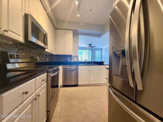 8539 GATE PARKWAY Parkway W 9333, Jacksonville, FL 32216