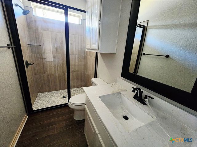 712 Golden Eagle Drive, Salado, TX 76571