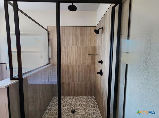 712 Golden Eagle Drive, Salado, TX 76571