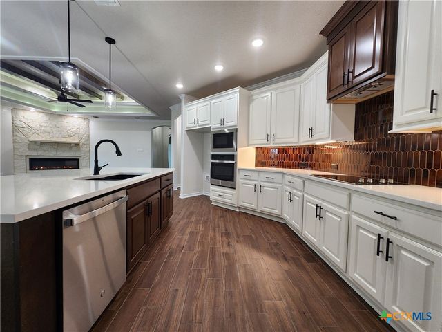 712 Golden Eagle Drive, Salado, TX 76571
