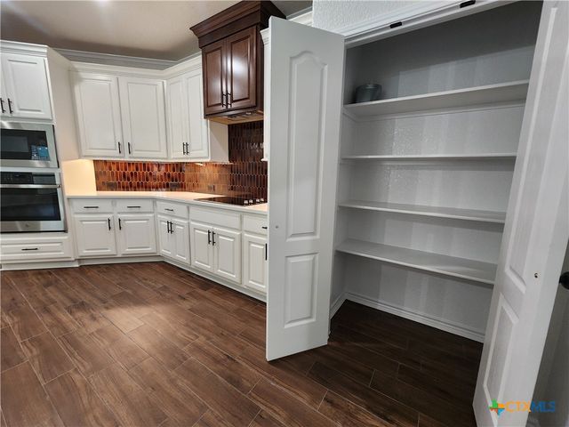 712 Golden Eagle Drive, Salado, TX 76571