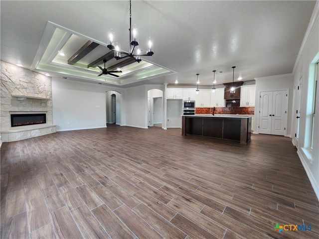 712 Golden Eagle Drive, Salado, TX 76571
