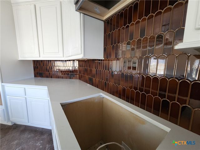 712 Golden Eagle Drive, Salado, TX 76571