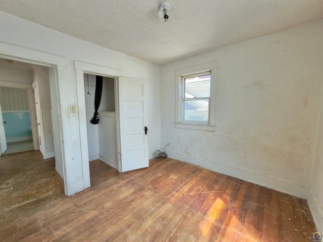 1603 SW Central Park AVE, Topeka, KS 66604