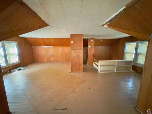 1603 SW Central Park AVE, Topeka, KS 66604