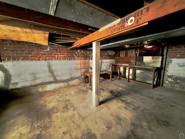 1603 SW Central Park AVE, Topeka, KS 66604