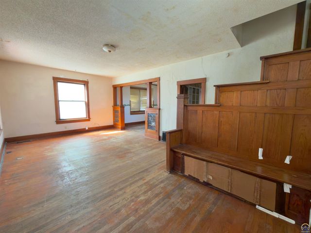 1603 SW Central Park AVE, Topeka, KS 66604