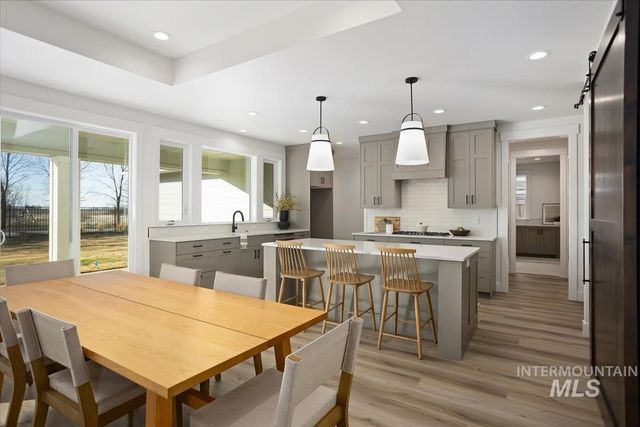 7012 S Cadence Ave, Meridian, ID 83642