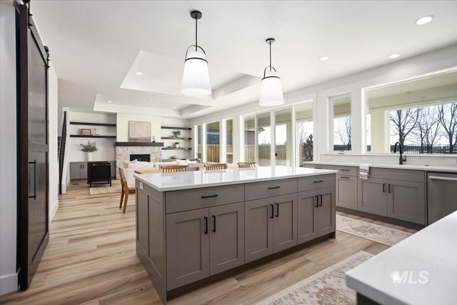 7012 S Cadence Ave, Meridian, ID 83642