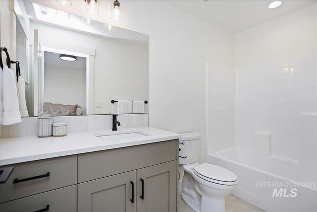 7012 S Cadence Ave, Meridian, ID 83642