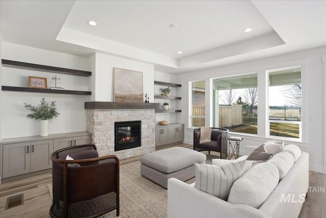 7012 S Cadence Ave, Meridian, ID 83642