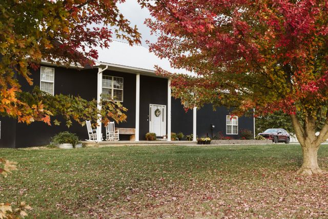 1637 E 541st Road, Brighton, MO 65617