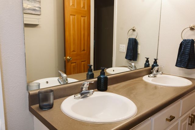 1637 E 541st Road, Brighton, MO 65617