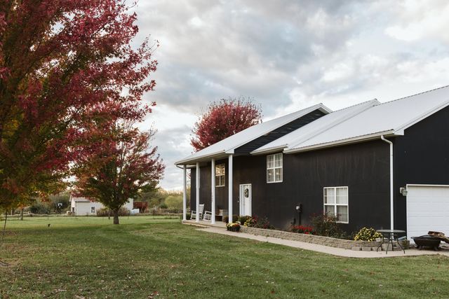 1637 E 541st Road, Brighton, MO 65617