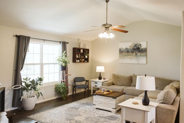 1637 E 541st Road, Brighton, MO 65617