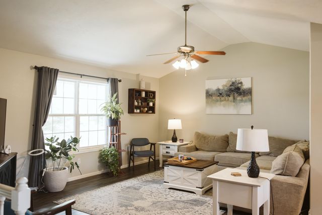 1637 E 541st Road, Brighton, MO 65617