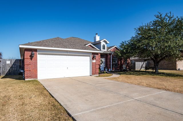 5011 Cotton Creek Drive, Baytown, TX 77523